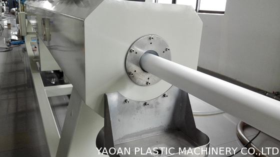 Cadena de producción aprobada del tubo del PE del HDPE del CE, máquina de la protuberancia del tubo del Pvc Ppr del PE del HDPE